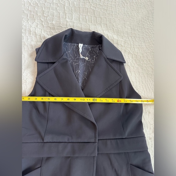 Lululemon Athletic Women’s 3 in 1 Black Quickchange Sleeveless Convertible Vest - Picture 15 of 17